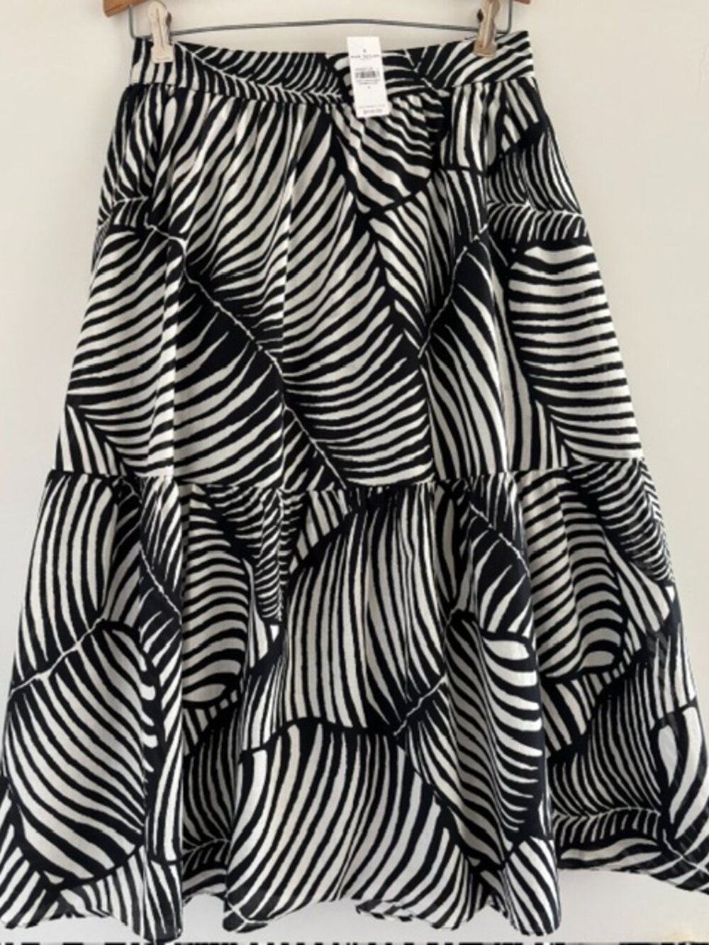 Ann Taylor Factory Cotton Palm Leaf Print Midi Skirt in Black and White